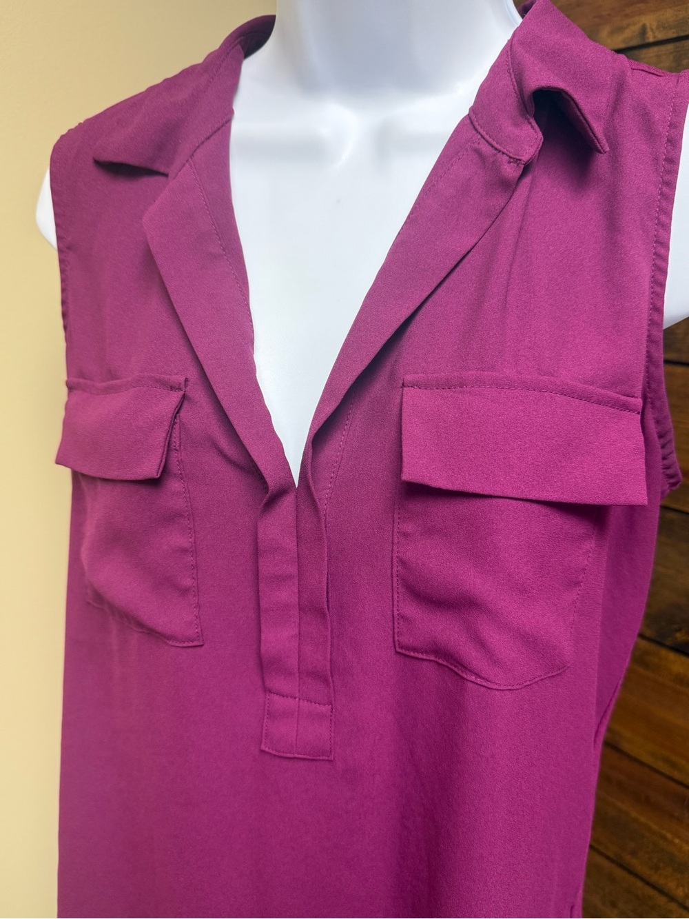 LOFT Womens Business Casual sleeveless V-Neck Utility Blouse Size M - Picture 2 of 7